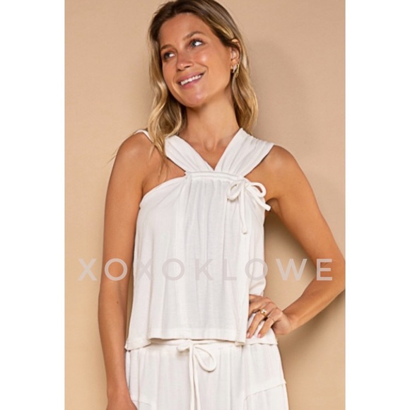 POL Ivory Halter Neck Sleeveless Top - Picture 7 of 14